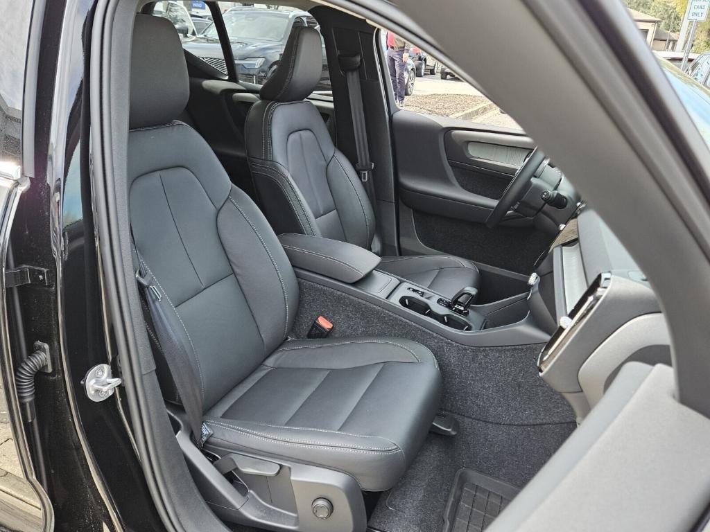 new 2025 Volvo XC40 car, priced at $45,465