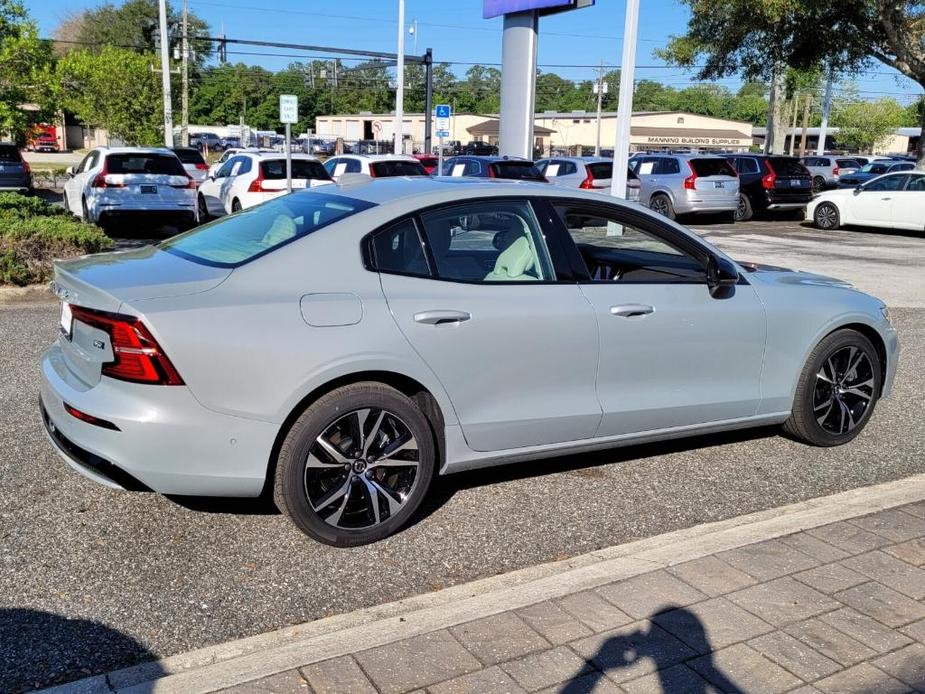 new 2024 Volvo S60 car