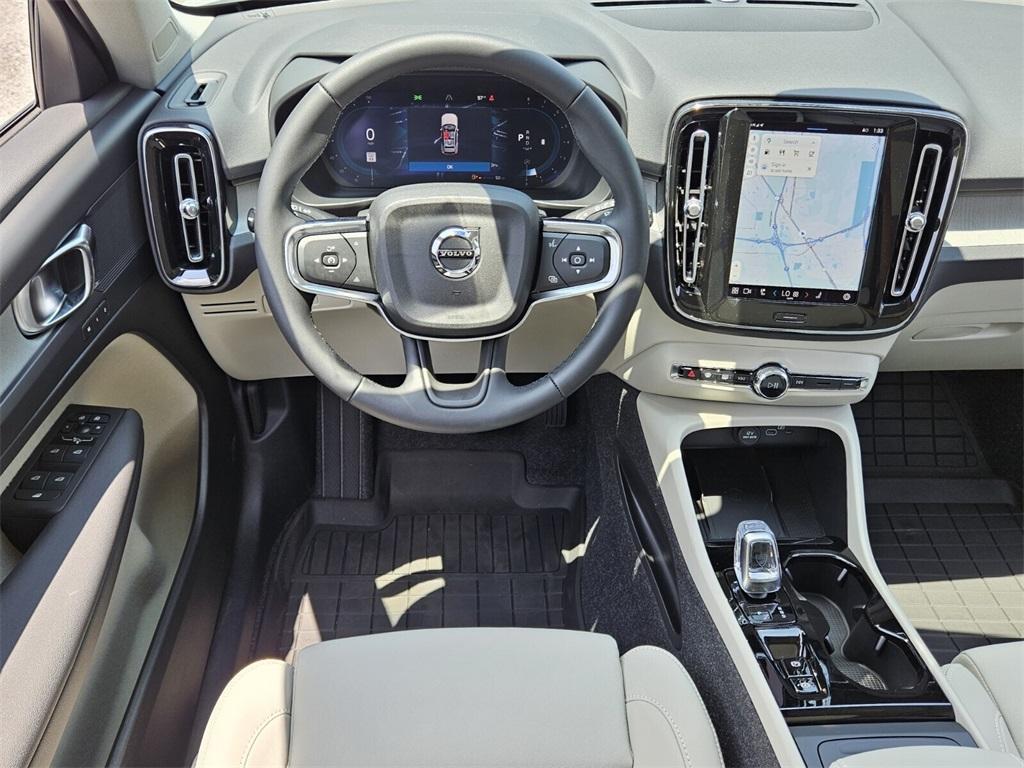 new 2025 Volvo XC40 car, priced at $49,810