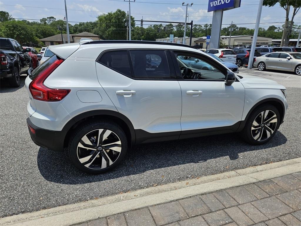 new 2025 Volvo XC40 car, priced at $49,810