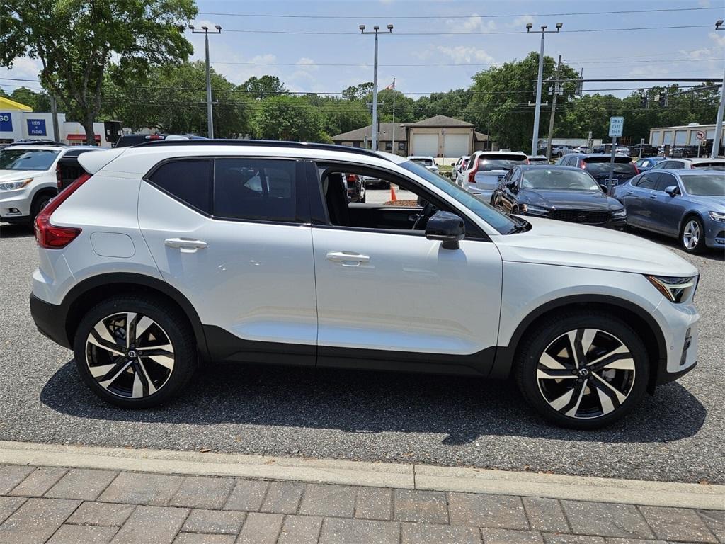 new 2025 Volvo XC40 car, priced at $49,810