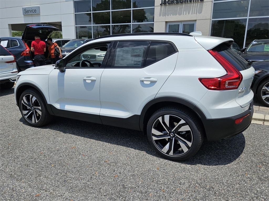 new 2025 Volvo XC40 car, priced at $49,810