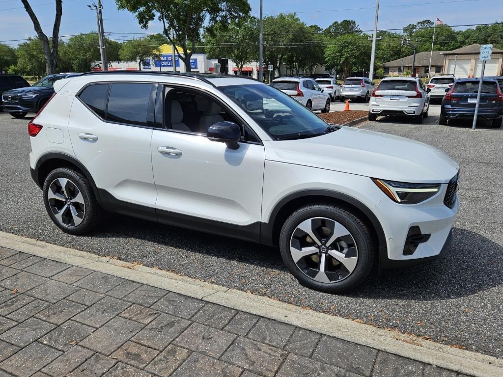 new 2025 Volvo XC40 car, priced at $48,335