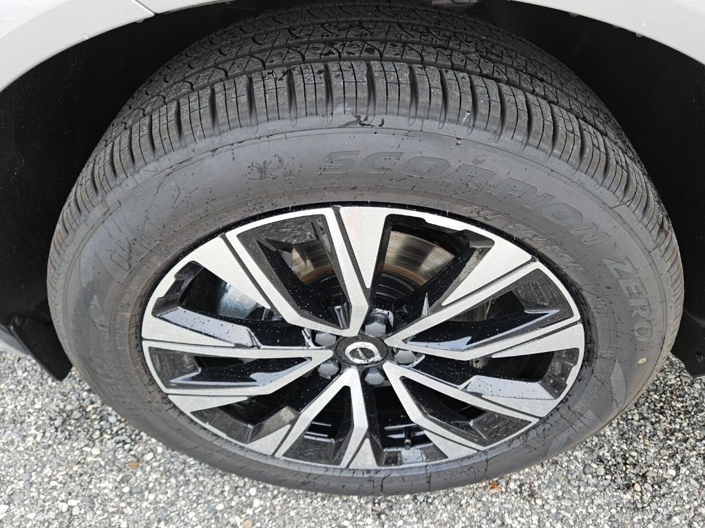 new 2025 Volvo XC60 car, priced at $53,785