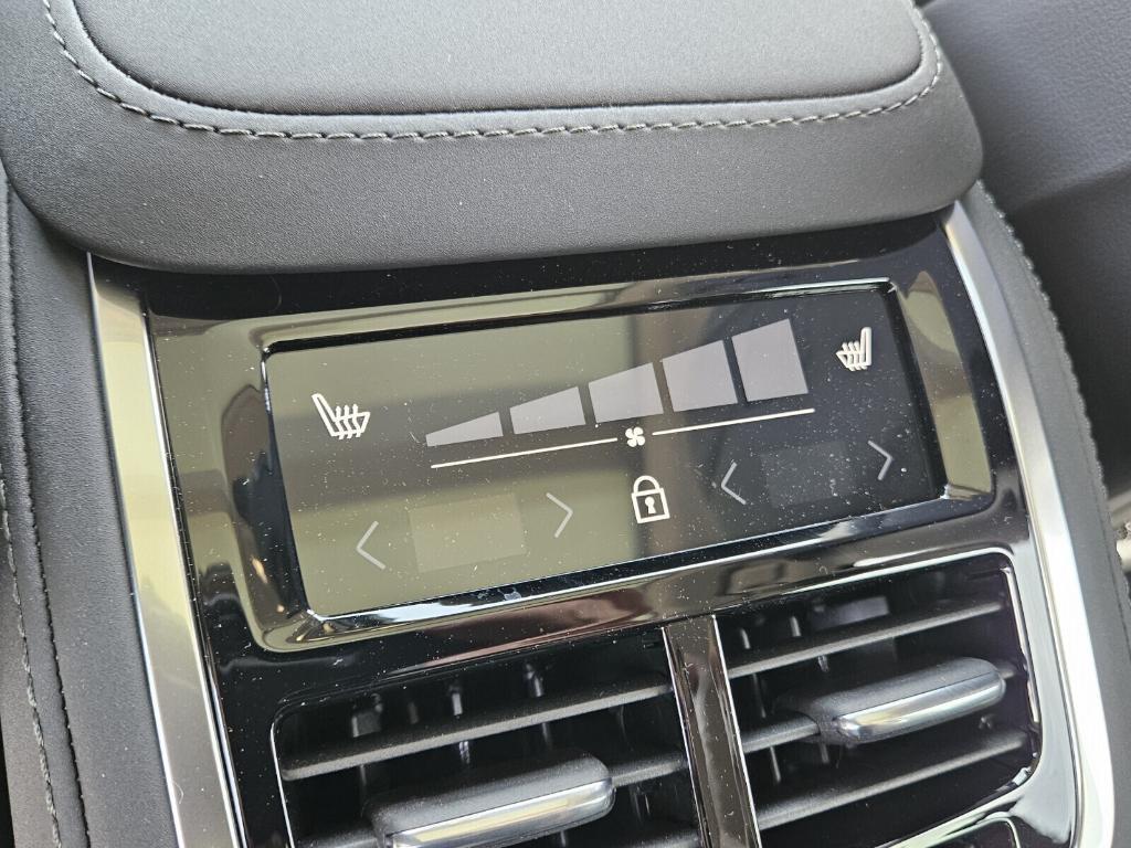 new 2025 Volvo XC90 Plug-In Hybrid car, priced at $82,405