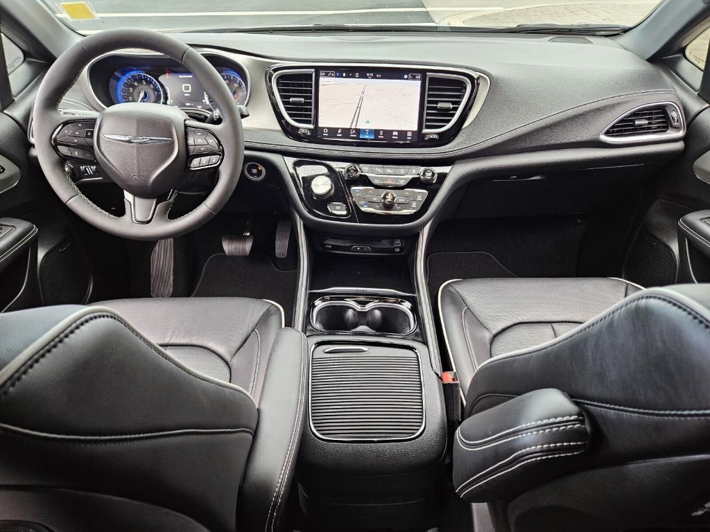 used 2024 Chrysler Pacifica car, priced at $39,995