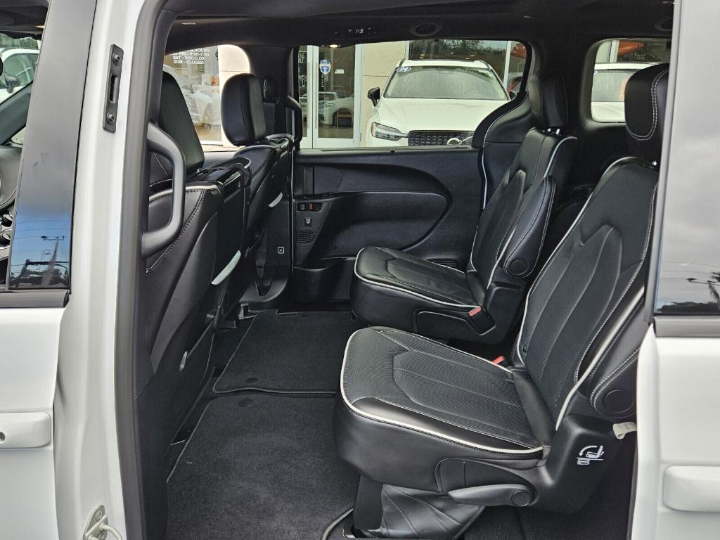 used 2024 Chrysler Pacifica car, priced at $39,995