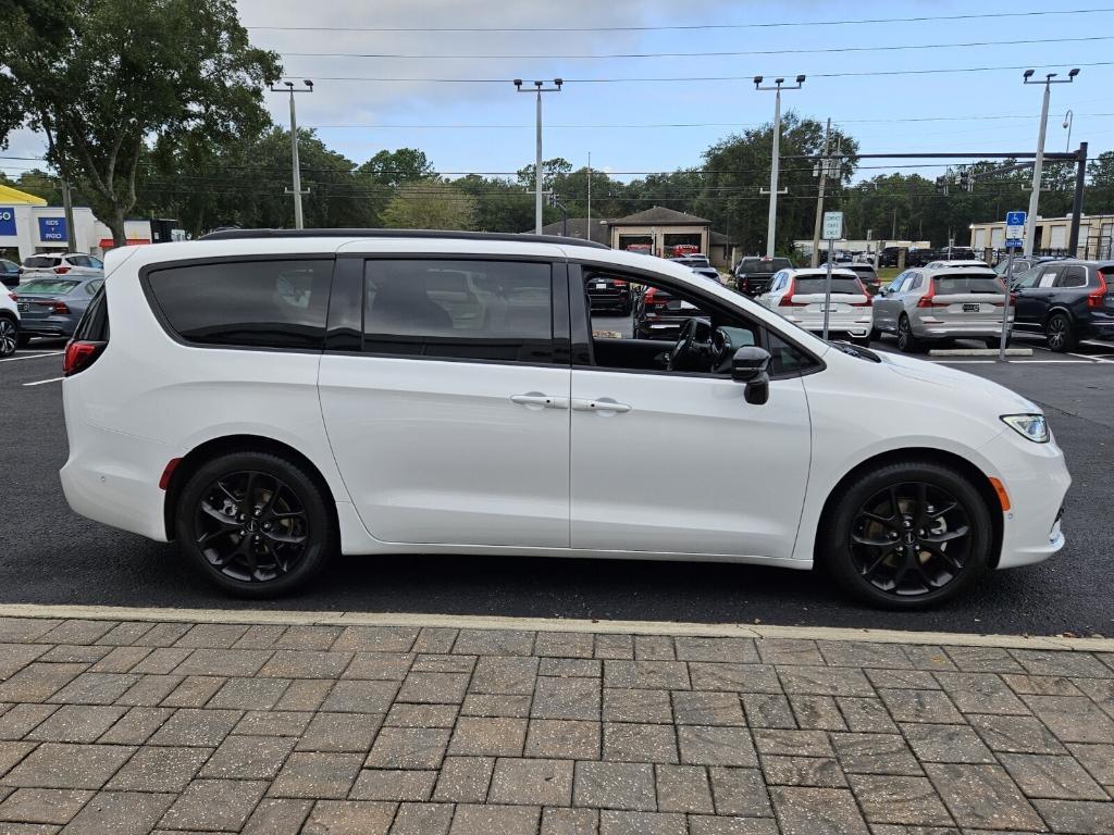 used 2024 Chrysler Pacifica car, priced at $39,995