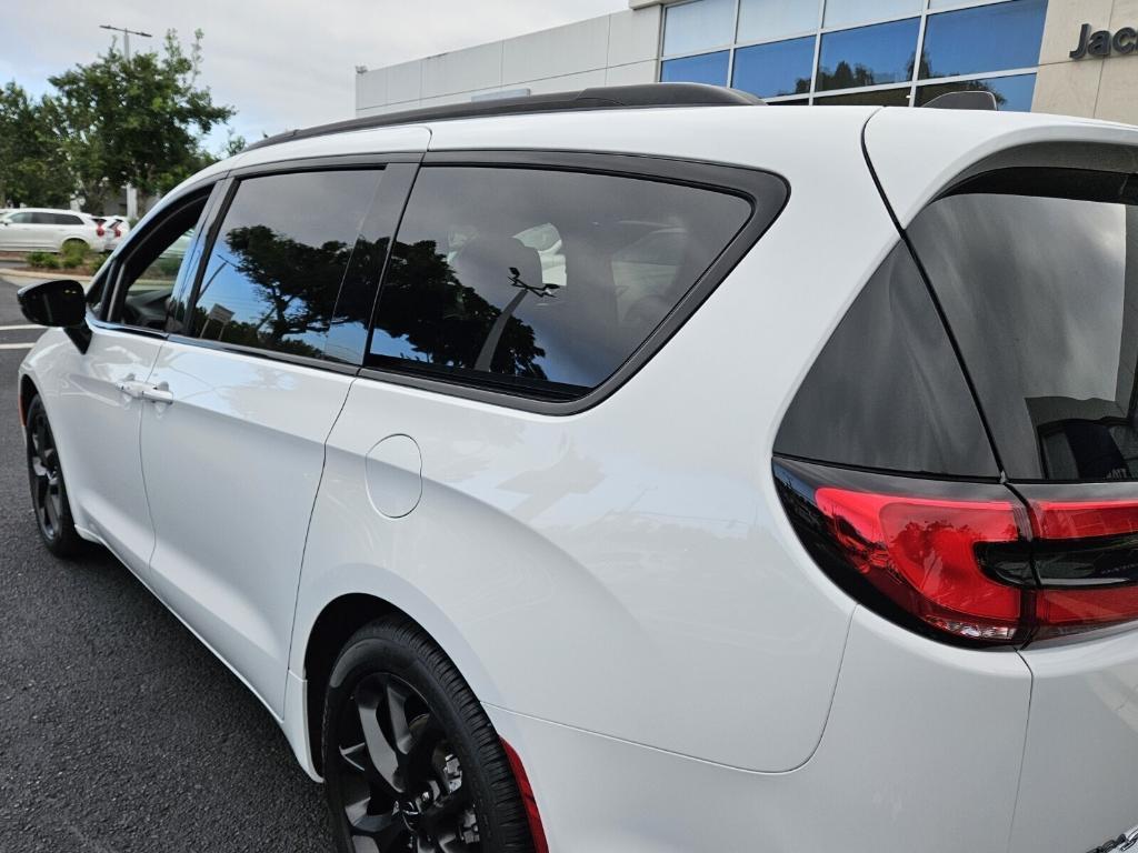 used 2024 Chrysler Pacifica car, priced at $39,995