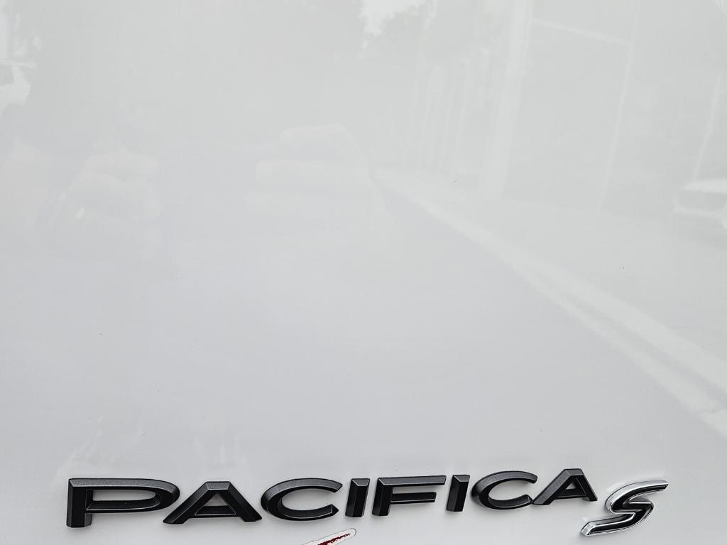 used 2024 Chrysler Pacifica car, priced at $39,995