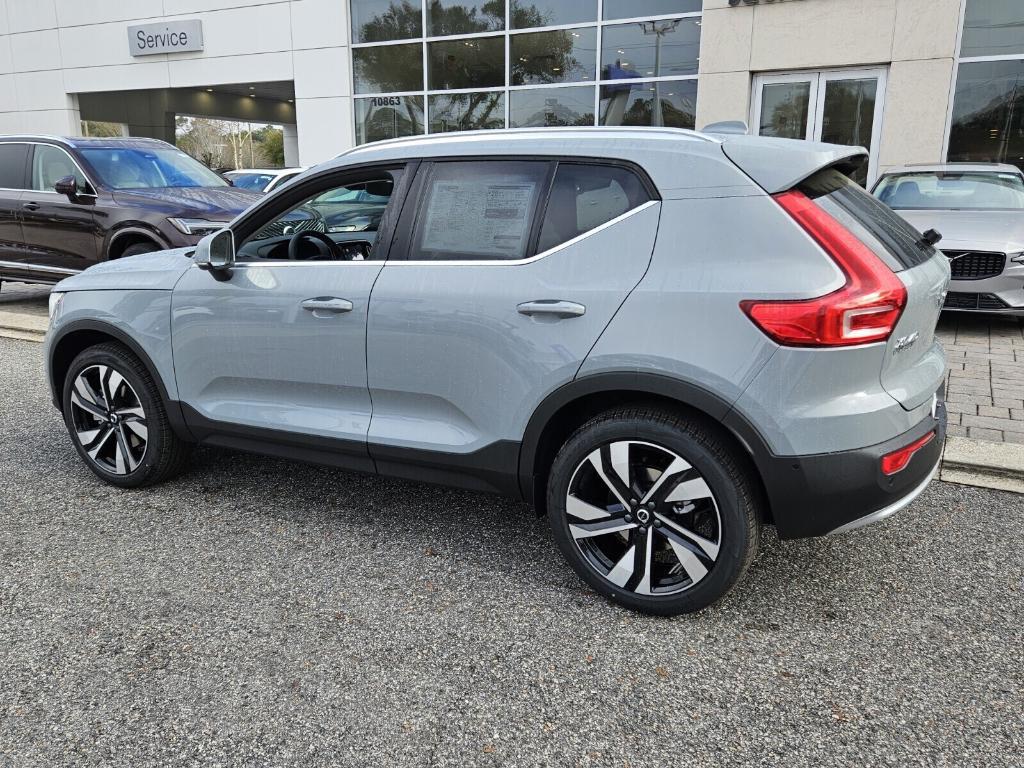 new 2025 Volvo XC40 car, priced at $51,015