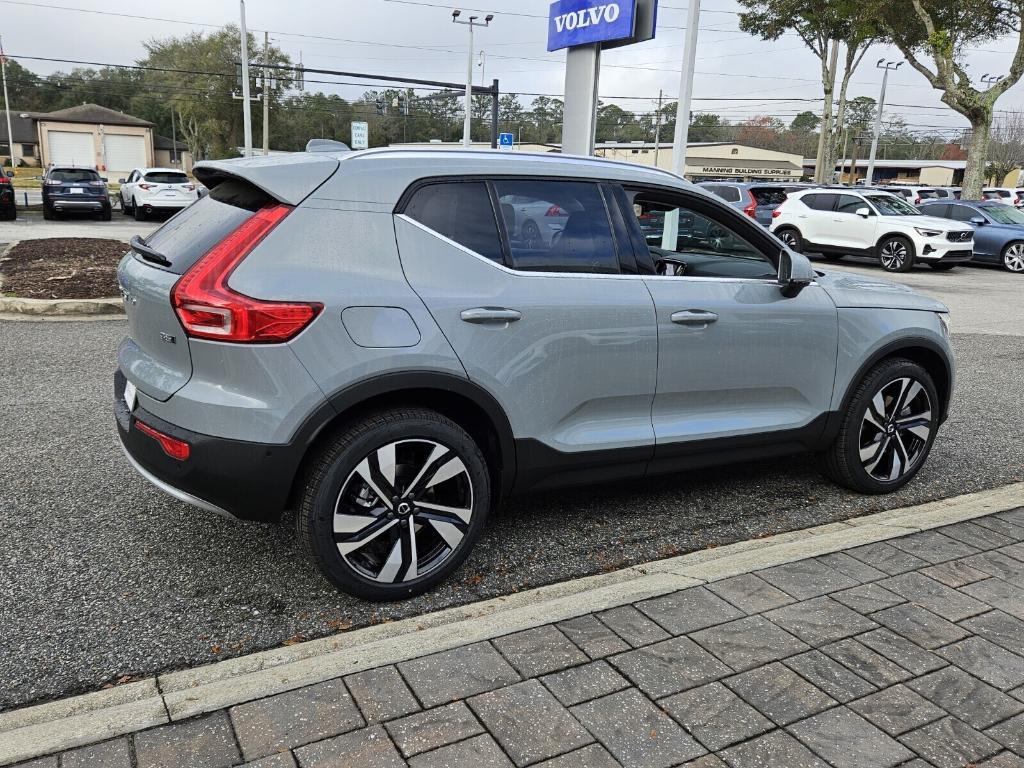 new 2025 Volvo XC40 car, priced at $51,015