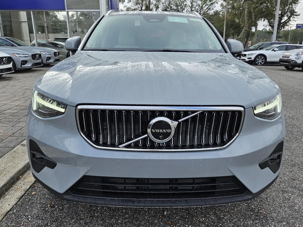 new 2025 Volvo XC40 car, priced at $51,015