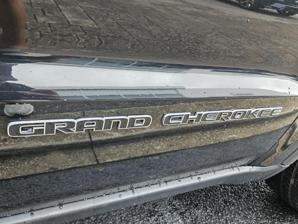 used 2021 Jeep Grand Cherokee car, priced at $20,495