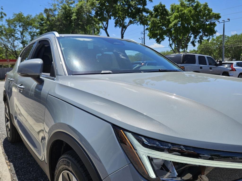 new 2025 Volvo XC40 car, priced at $45,485