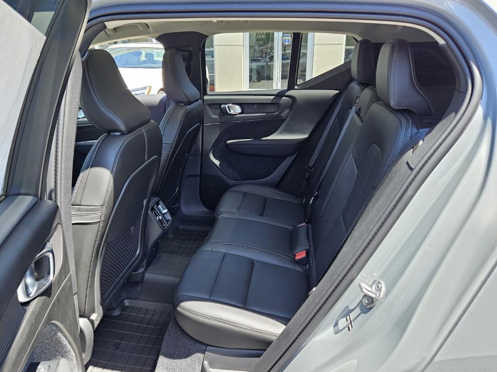 new 2025 Volvo XC40 car, priced at $45,485