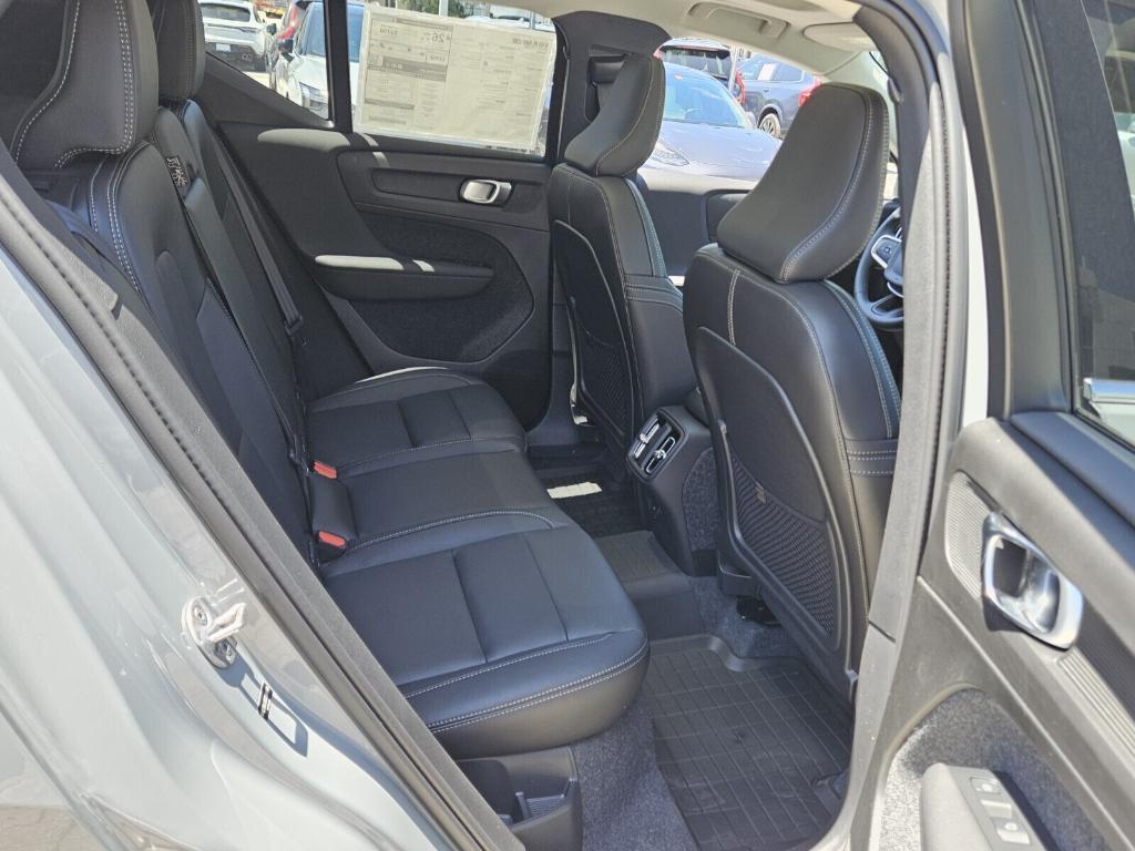 new 2025 Volvo XC40 car, priced at $45,485