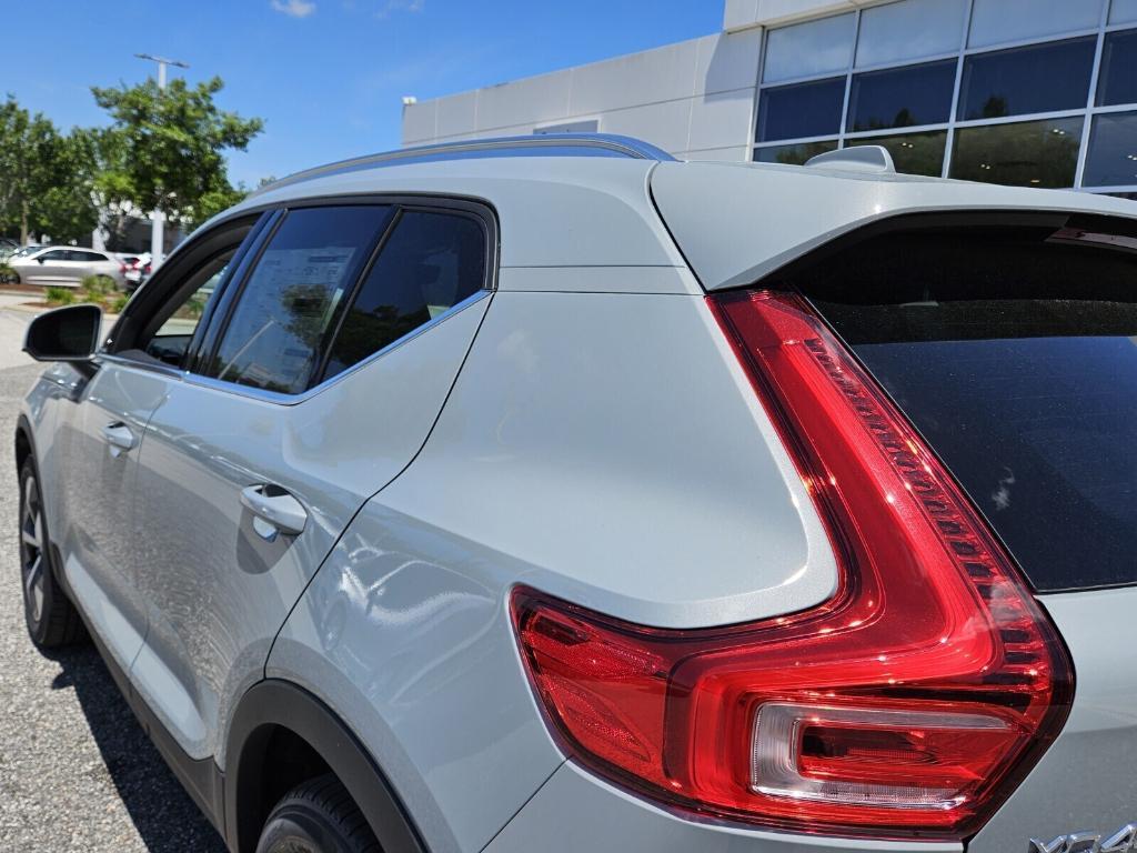 new 2025 Volvo XC40 car, priced at $45,485