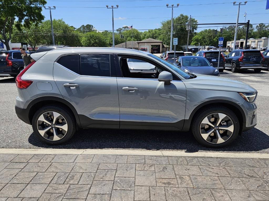 new 2025 Volvo XC40 car, priced at $45,485