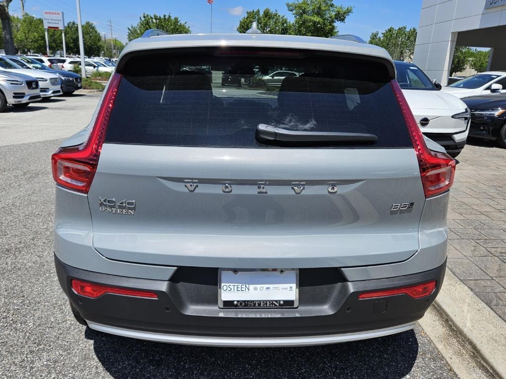 new 2025 Volvo XC40 car, priced at $45,485