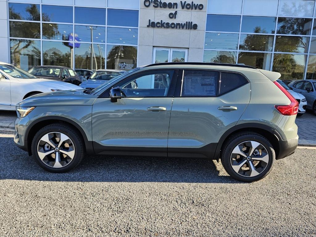 new 2025 Volvo XC40 car, priced at $47,145