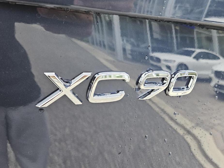 new 2025 Volvo XC90 car, priced at $72,655