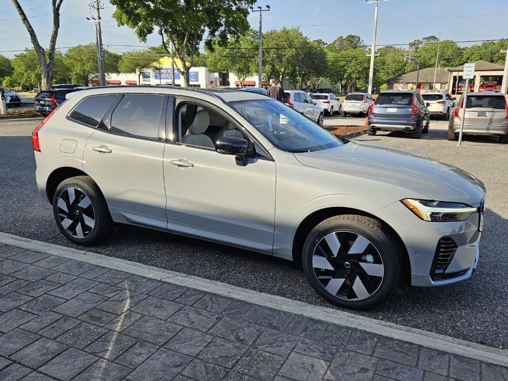 new 2025 Volvo XC60 Plug-In Hybrid car