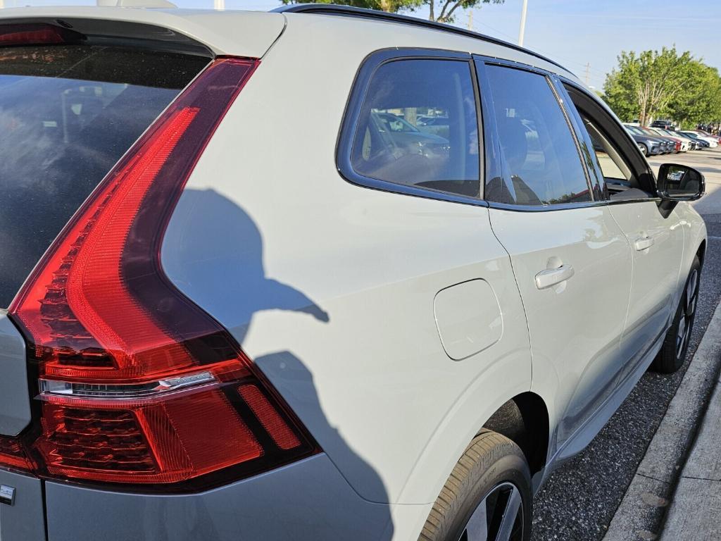 new 2025 Volvo XC60 Plug-In Hybrid car