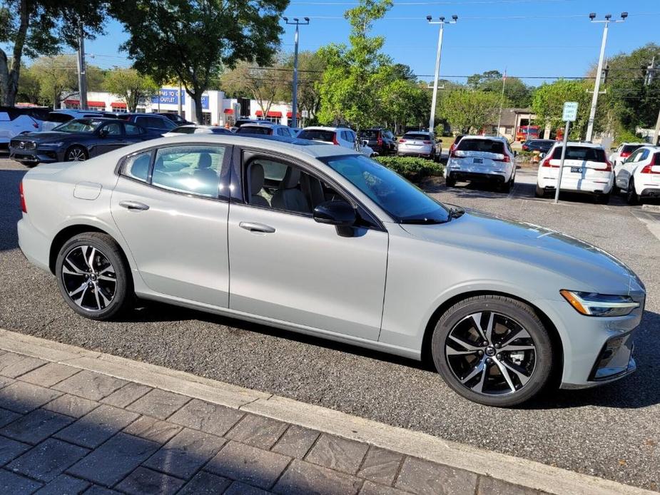 new 2024 Volvo S60 car