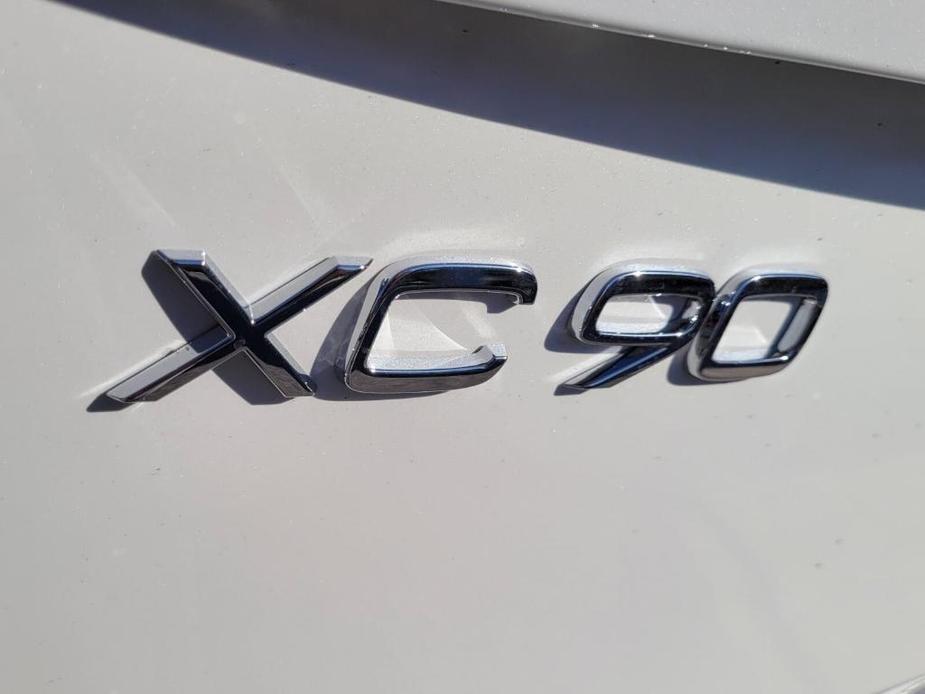 new 2024 Volvo XC90 car, priced at $61,230