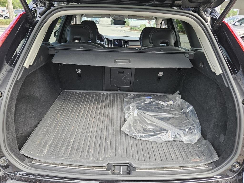 used 2023 Volvo XC60 car