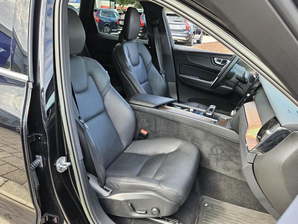 used 2023 Volvo XC60 car