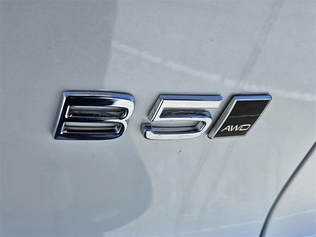 new 2025 Volvo XC40 car