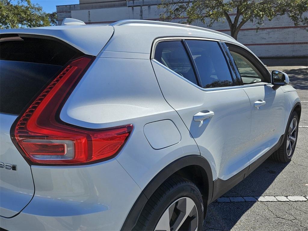 new 2025 Volvo XC40 car