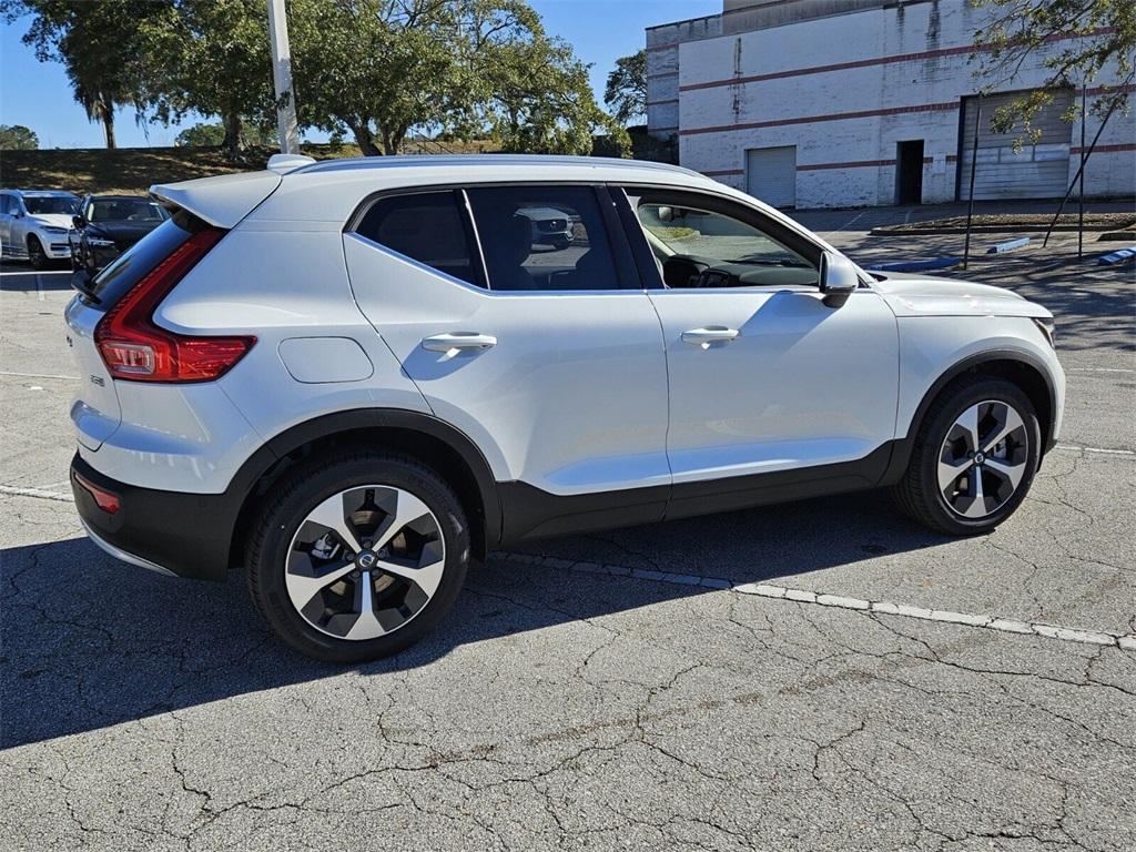 new 2025 Volvo XC40 car