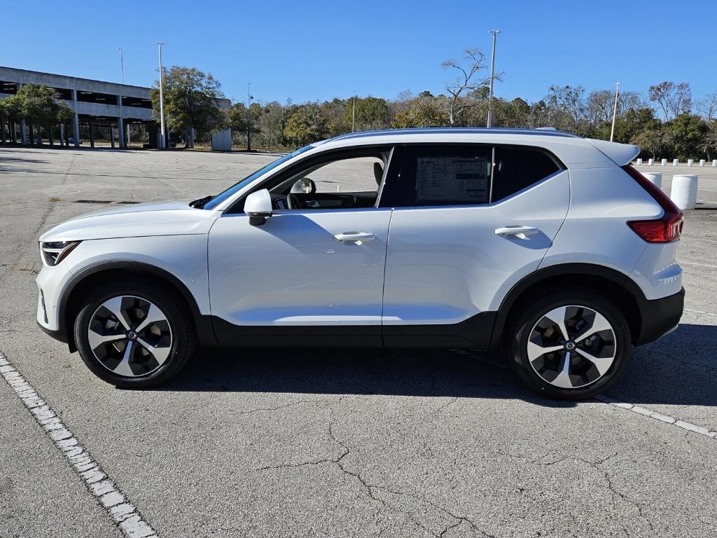 new 2025 Volvo XC40 car, priced at $48,565