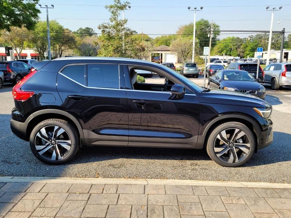 new 2024 Volvo XC40 car