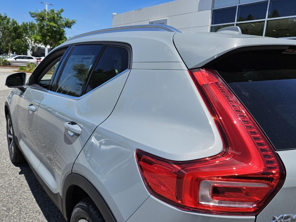 new 2025 Volvo XC40 car, priced at $45,485