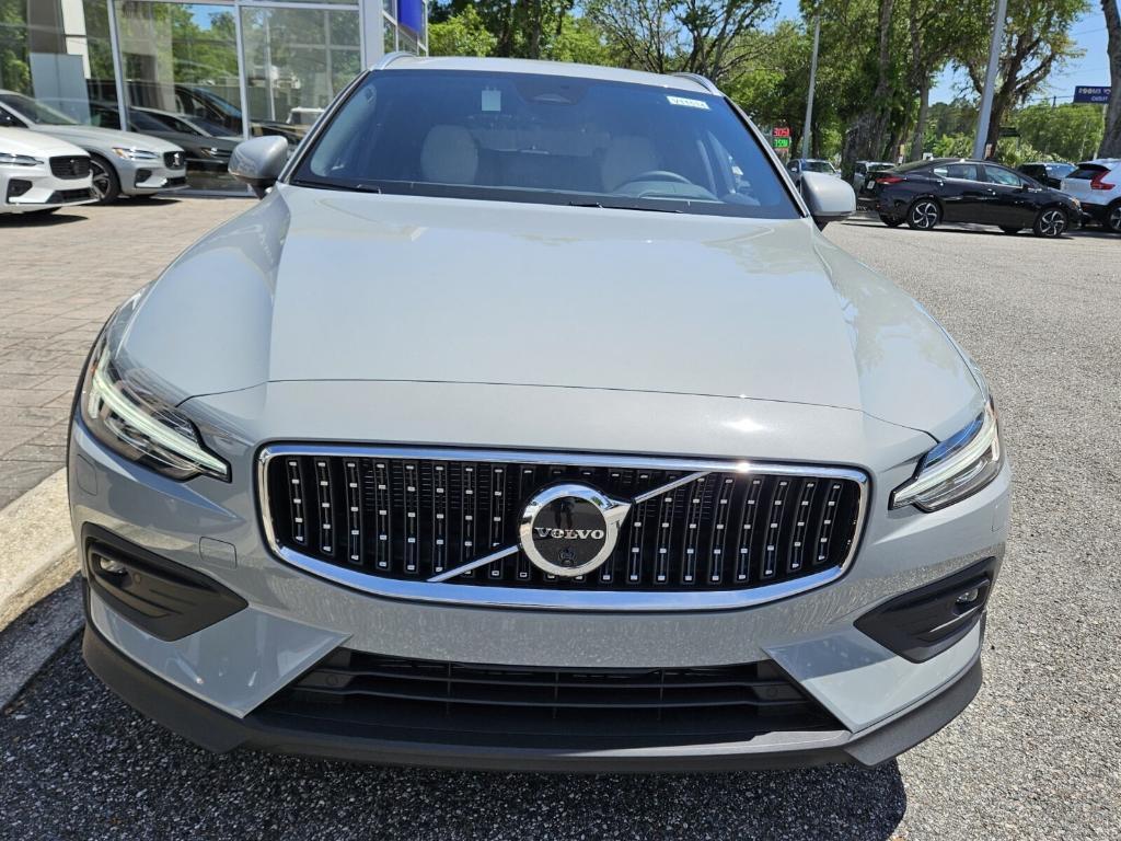 new 2025 Volvo V60 Cross Country car, priced at $58,555