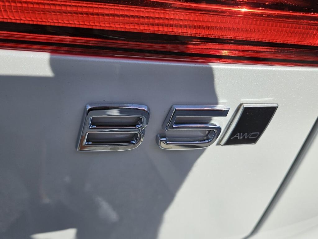 new 2025 Volvo XC60 car, priced at $55,360