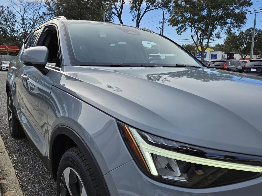 new 2025 Volvo XC40 car, priced at $45,465