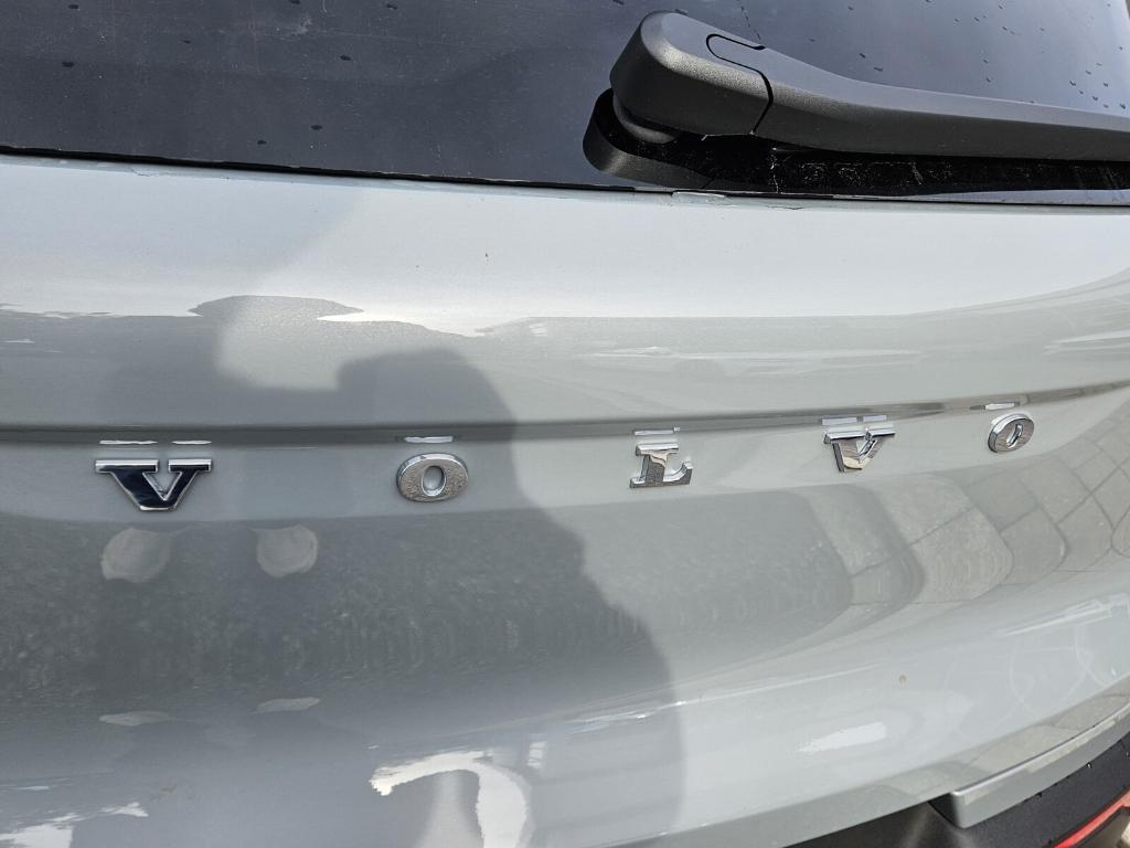 new 2025 Volvo XC40 car, priced at $45,465