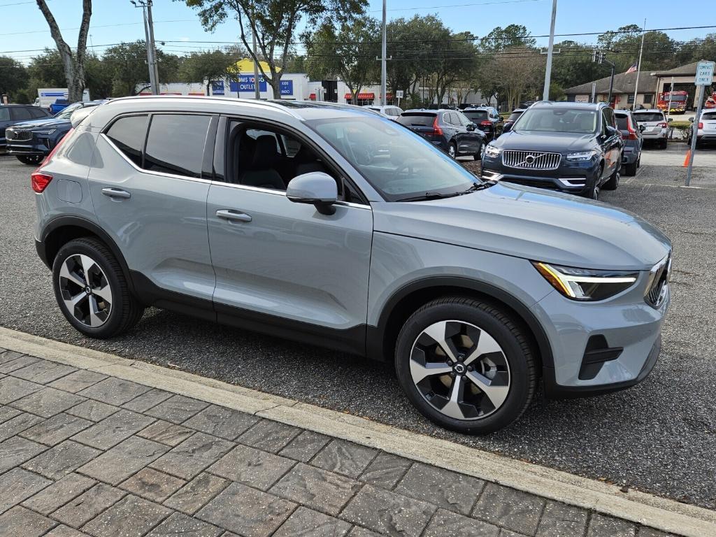 new 2025 Volvo XC40 car, priced at $45,465