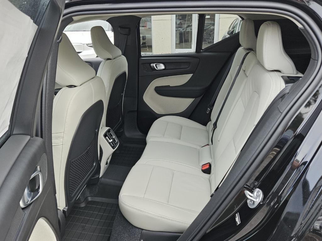 new 2025 Volvo XC40 car, priced at $48,335