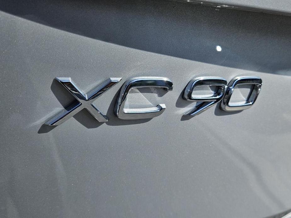 new 2024 Volvo XC90 Recharge Plug-In Hybrid car