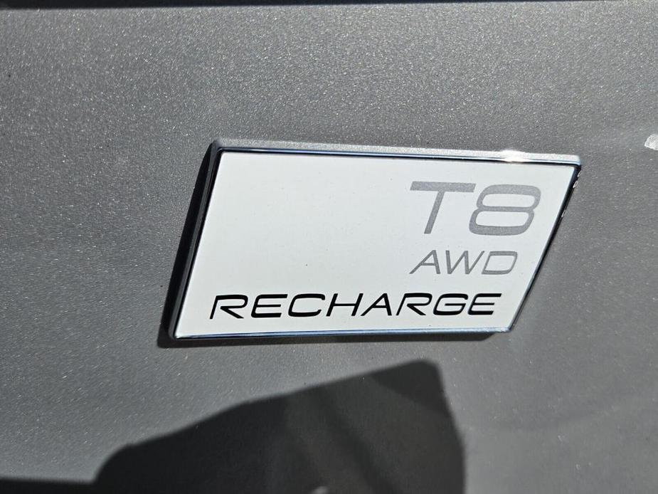 new 2024 Volvo XC90 Recharge Plug-In Hybrid car