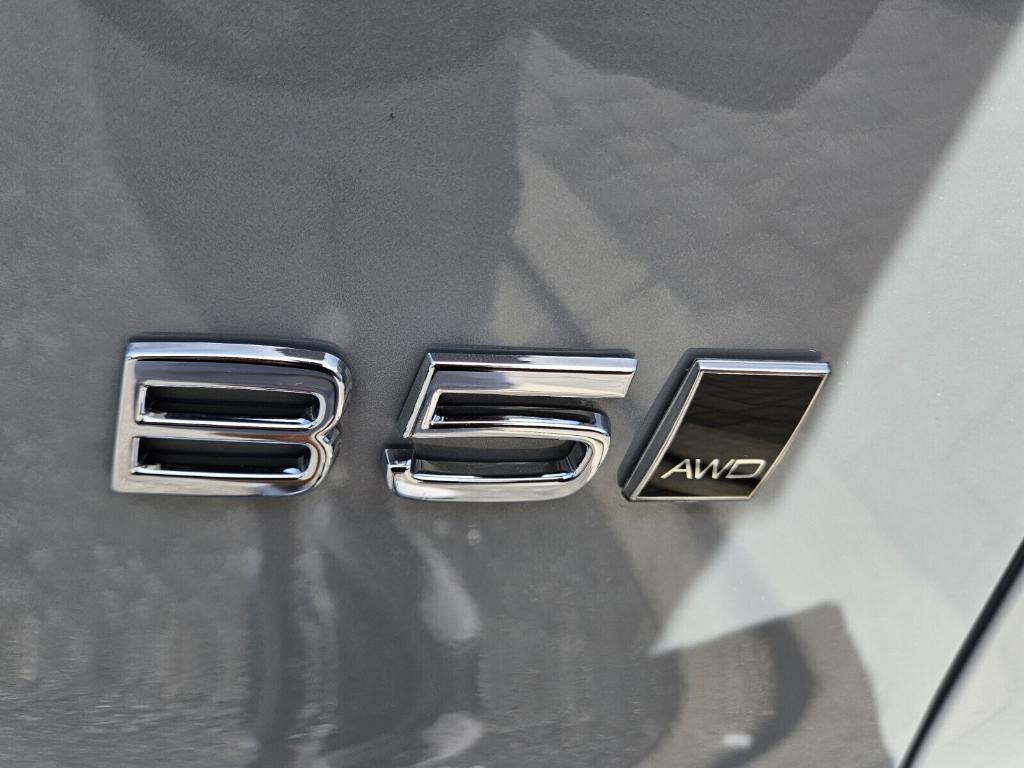 new 2025 Volvo XC40 car, priced at $51,565