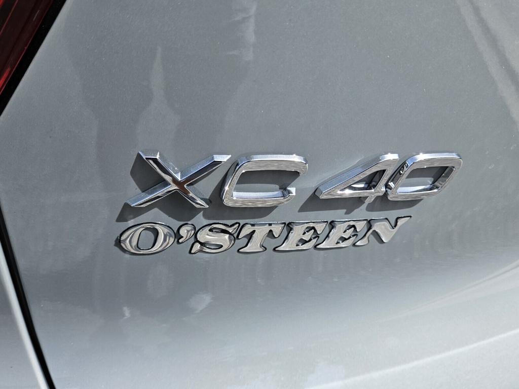 new 2025 Volvo XC40 car, priced at $51,565