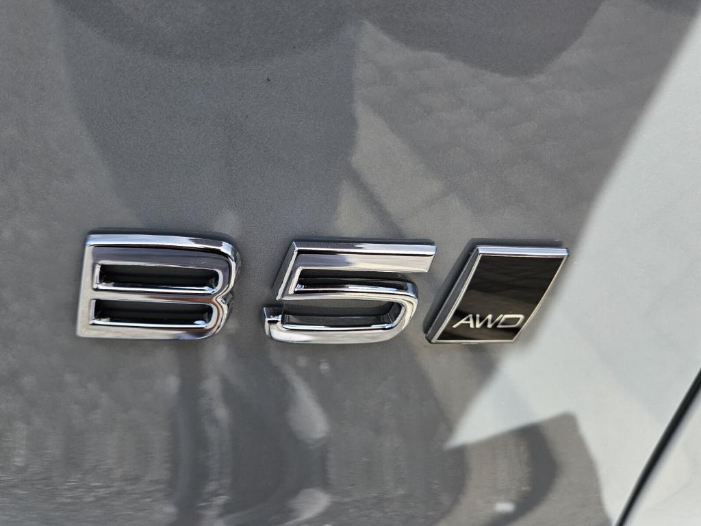 new 2025 Volvo XC40 car, priced at $51,565