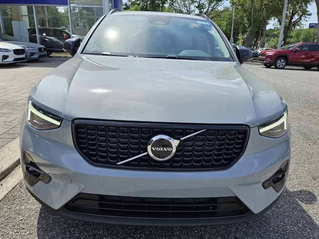 new 2025 Volvo XC40 car, priced at $51,565